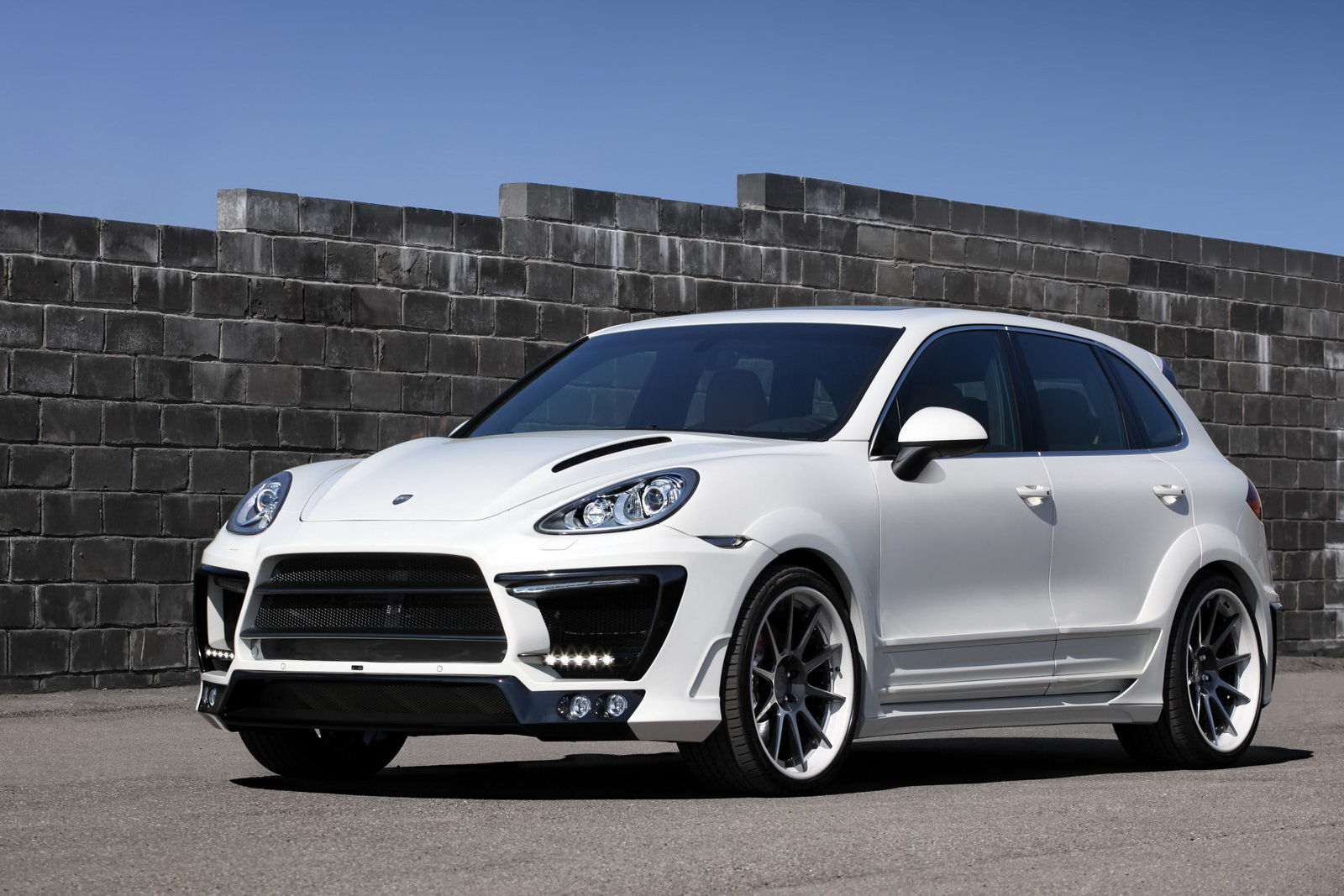 Lumma clr 558 gt-r for porsche cayenne 958
