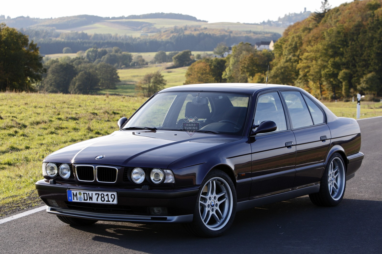 Bmw m5: поколения, кузова по годам, история модели и года выпуска, рестайлинг, характеристики, габариты, фото - carsweek