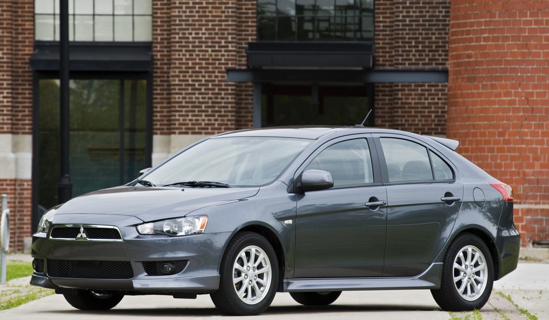 Mitsubishi lancer 1.3, 1.5, 1.6, 1.8, 2.0 реальные отзывы о расходе топлива: бензина на автомате и механике - 9 и 10 поколение | пустой бак