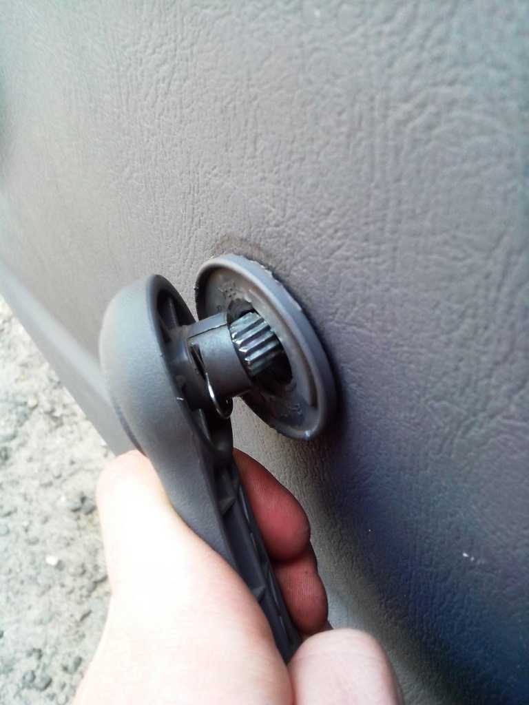 Как снять ручку стеклоподъемника на калине