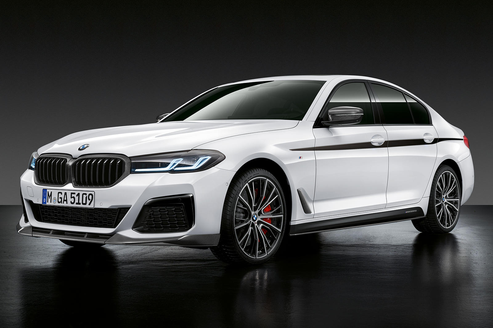 История легенды: как были созданы и изменялись модели bmw 5 серии