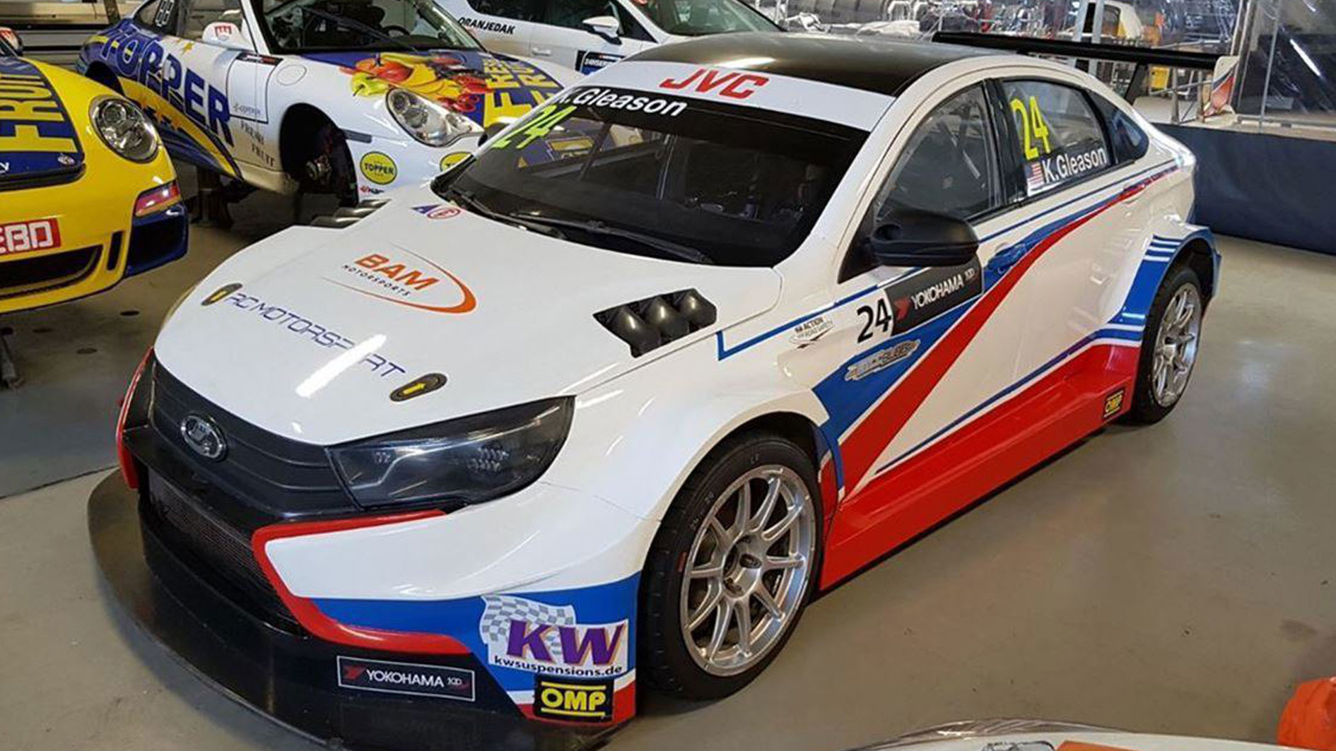 Дебютный сезон в мировом чемпионате wtcc лада веста начала хорошо, но потом не заладилось. почему?