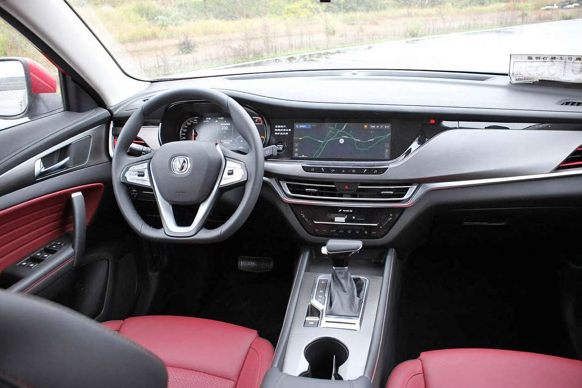 Сравнительный обзор changan cs55 plus или geely atlas pro - новости «асавто»