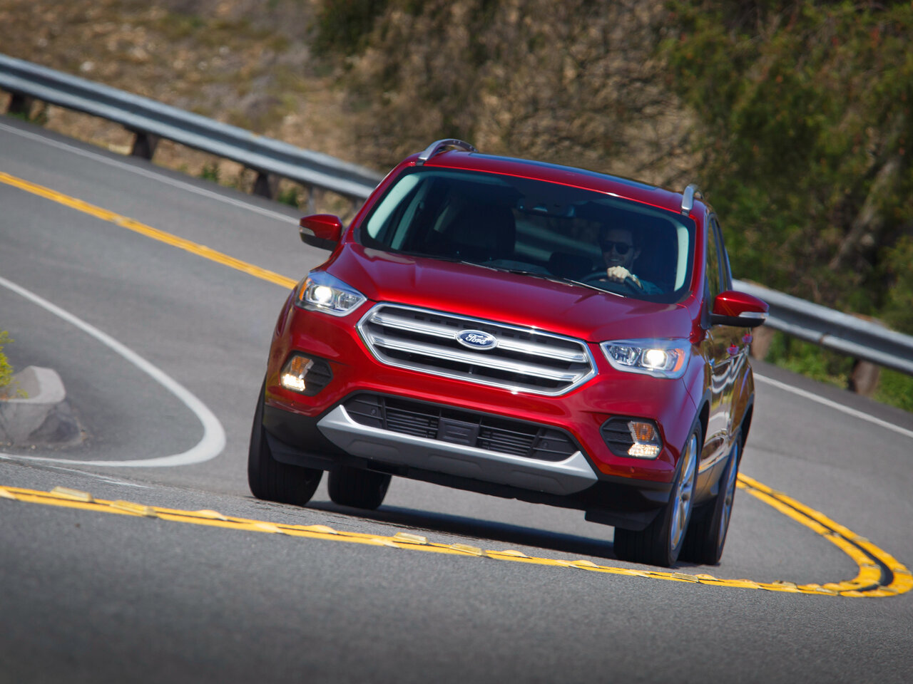 Особенности конструкции и модификации  ford escape iv