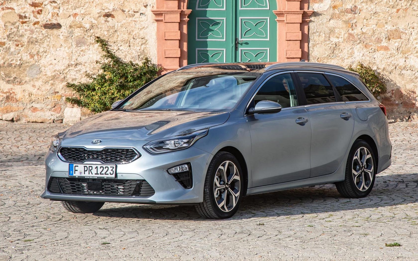 Обзор kia proceed