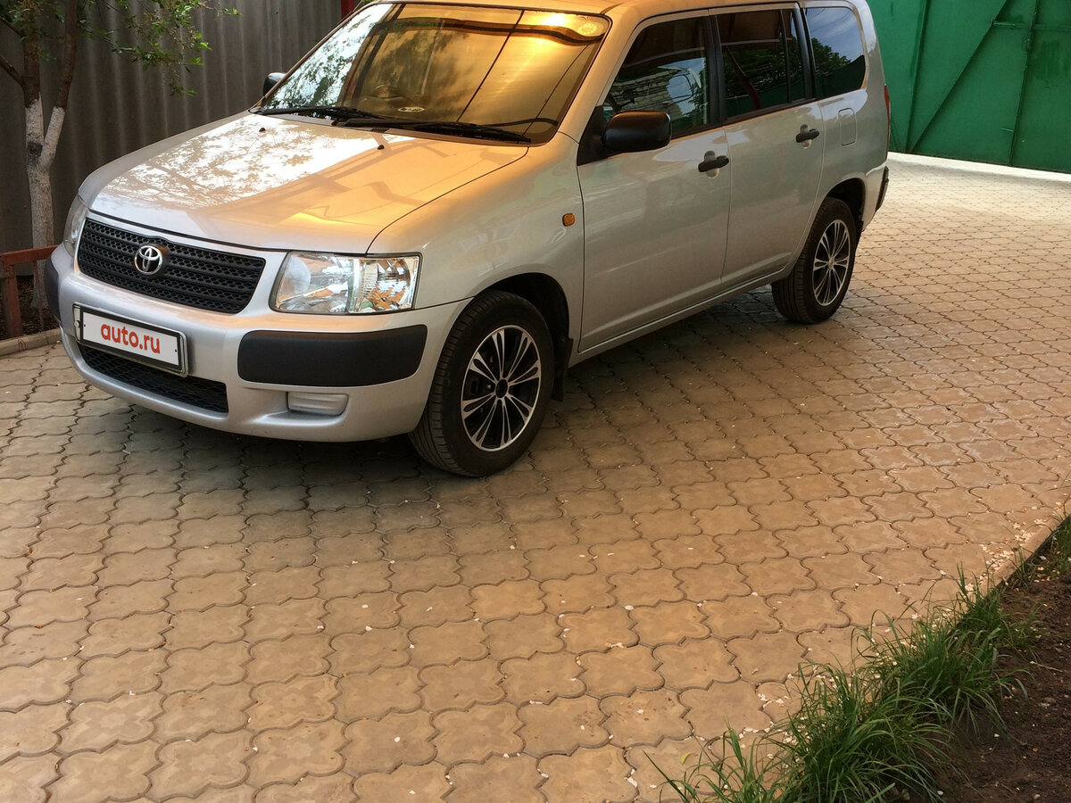В чем отличие toyota succeed от toyota probox