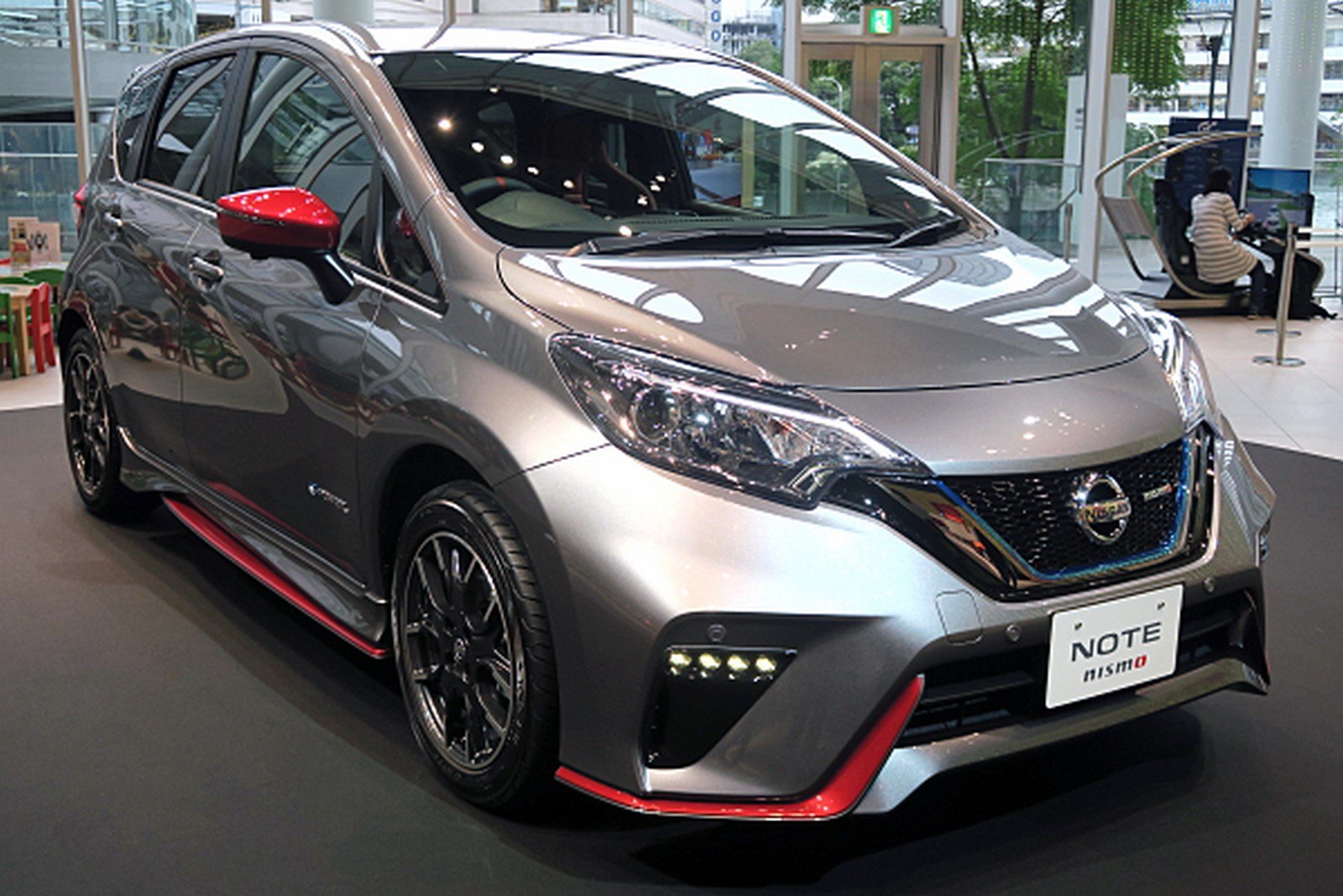 Гибридный автомобиль nissan note