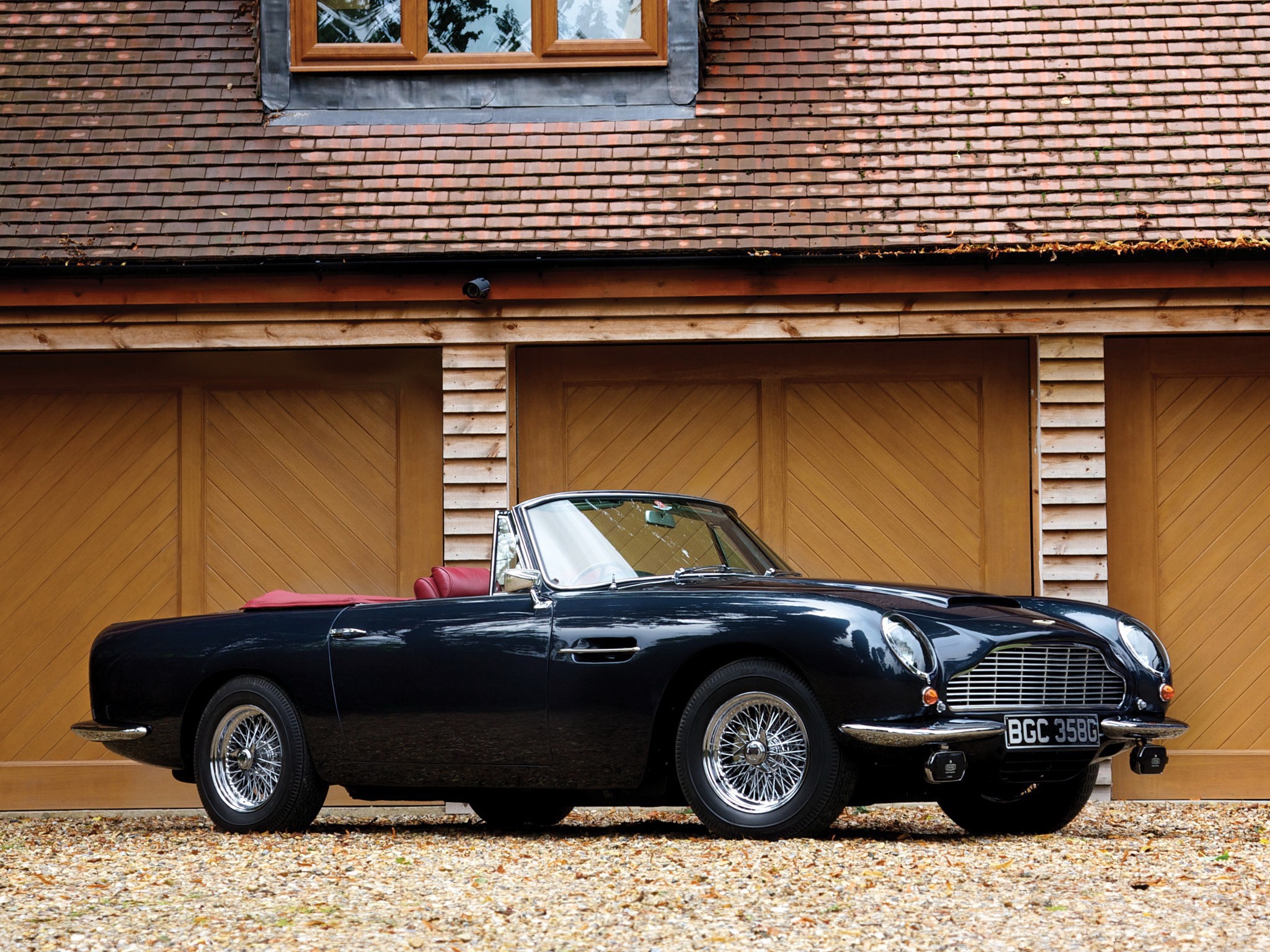 Lunaz remasters and electrifies the aston martin db6