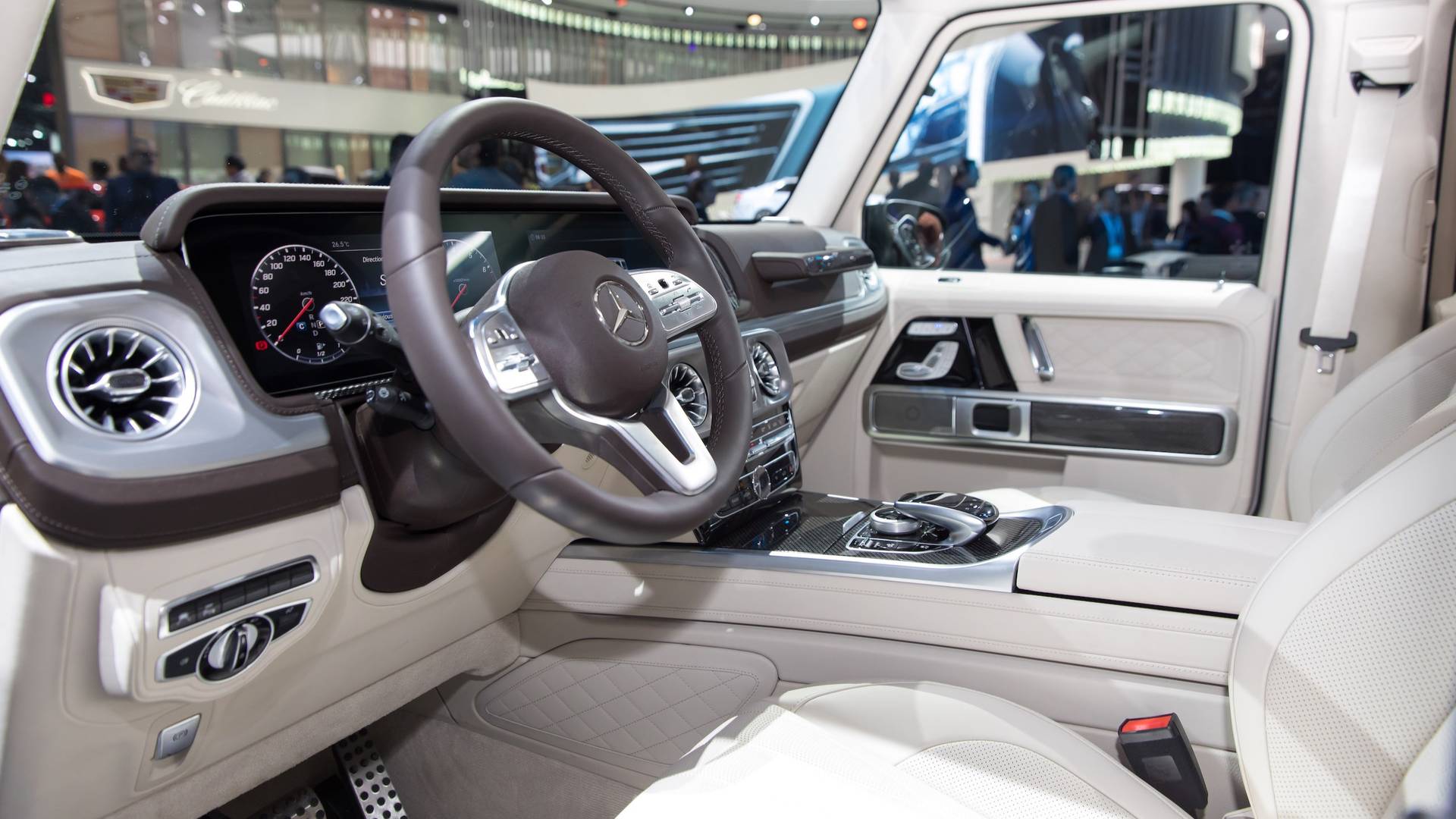 Автобус особо большой вместимости mercedes-benz capacity