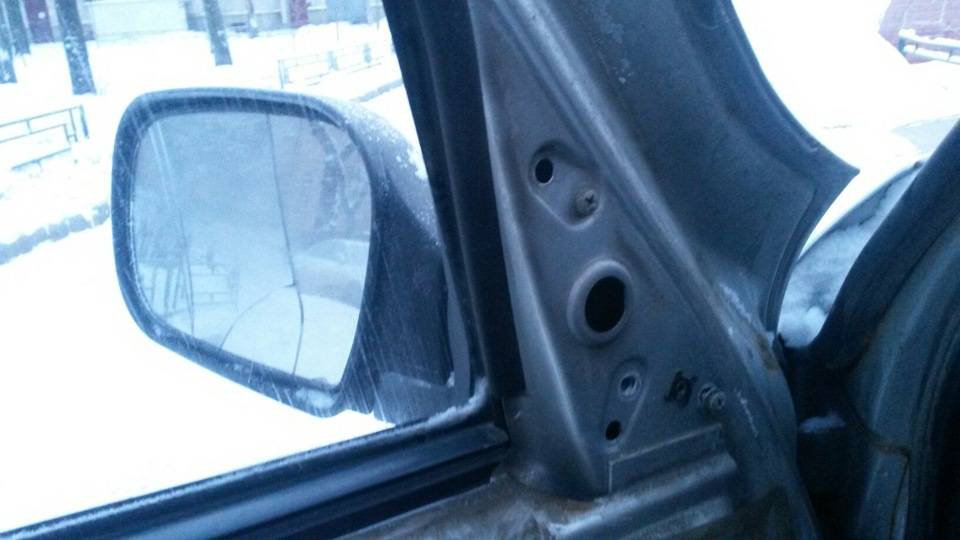 Нива шевроле как снять зеркало заднего вида – замена бокового, как разобрать зеркало с электроприводом в шеви нива, особенности ремонта
