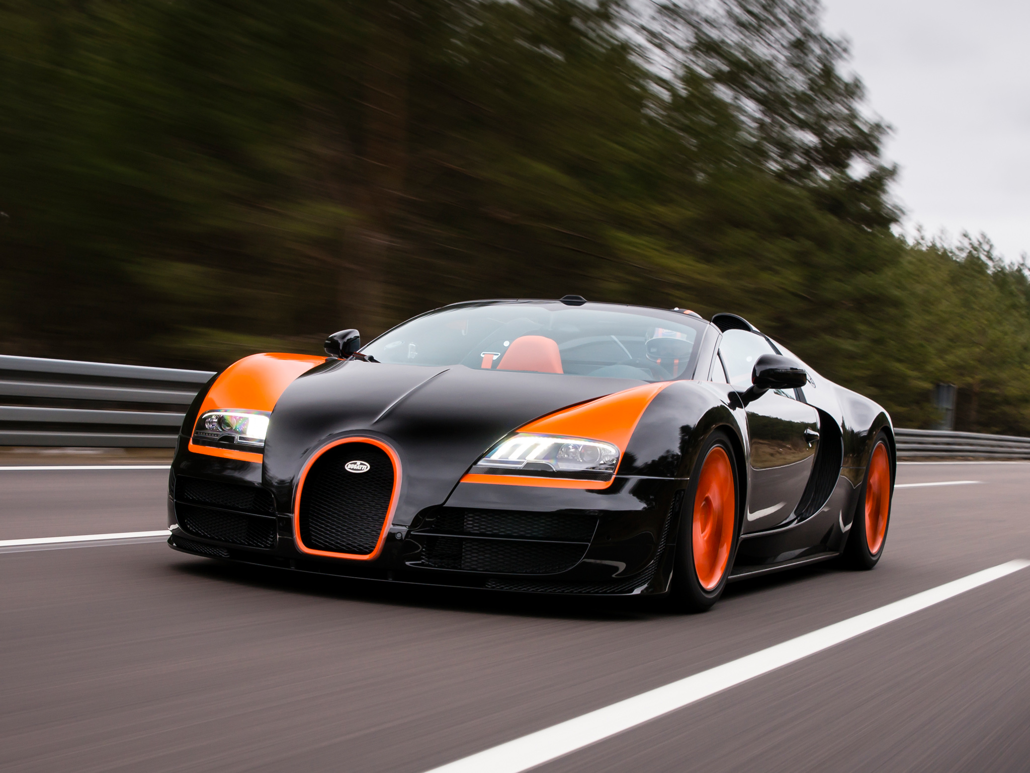 Гиперкар bugatti veyron